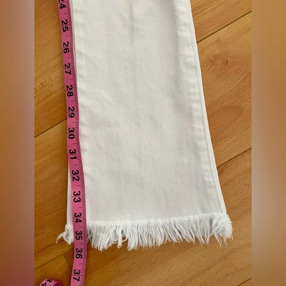 Frame “Le Crop Mid-Rise Mini Bootcut” Jeans in White | Size 23 - Picture 15 of 17